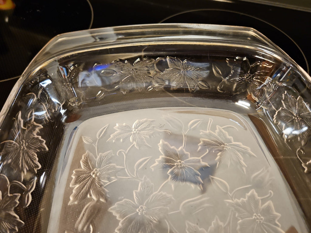 Vintage Princess House Fantasia Glass Casserole Baking Dish Poinsettia 13.5x8.5