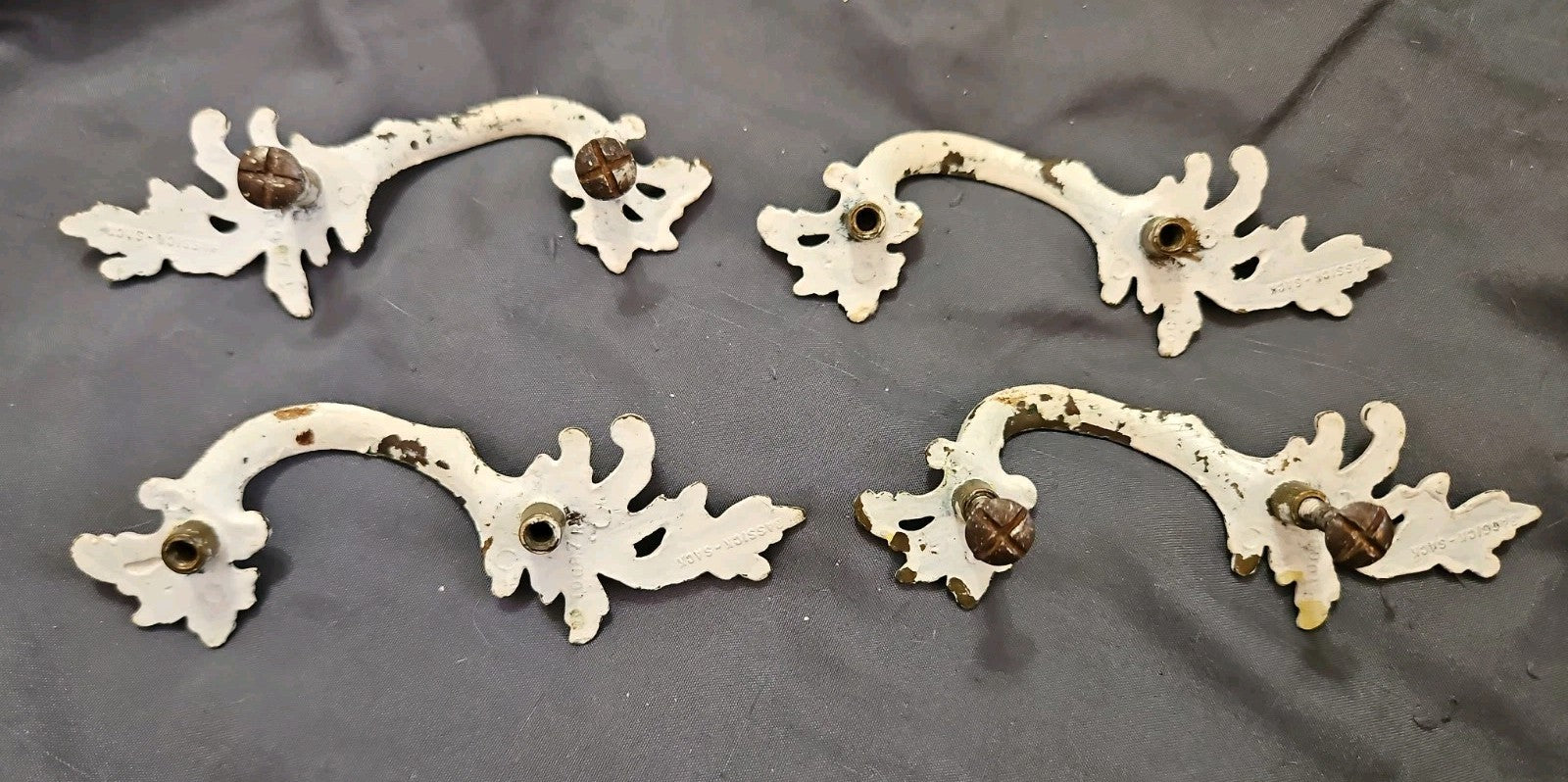 Set Of 4 Bassick-Sack #10087 French Provincial Distressed Drawer Pulls 4 3/8"