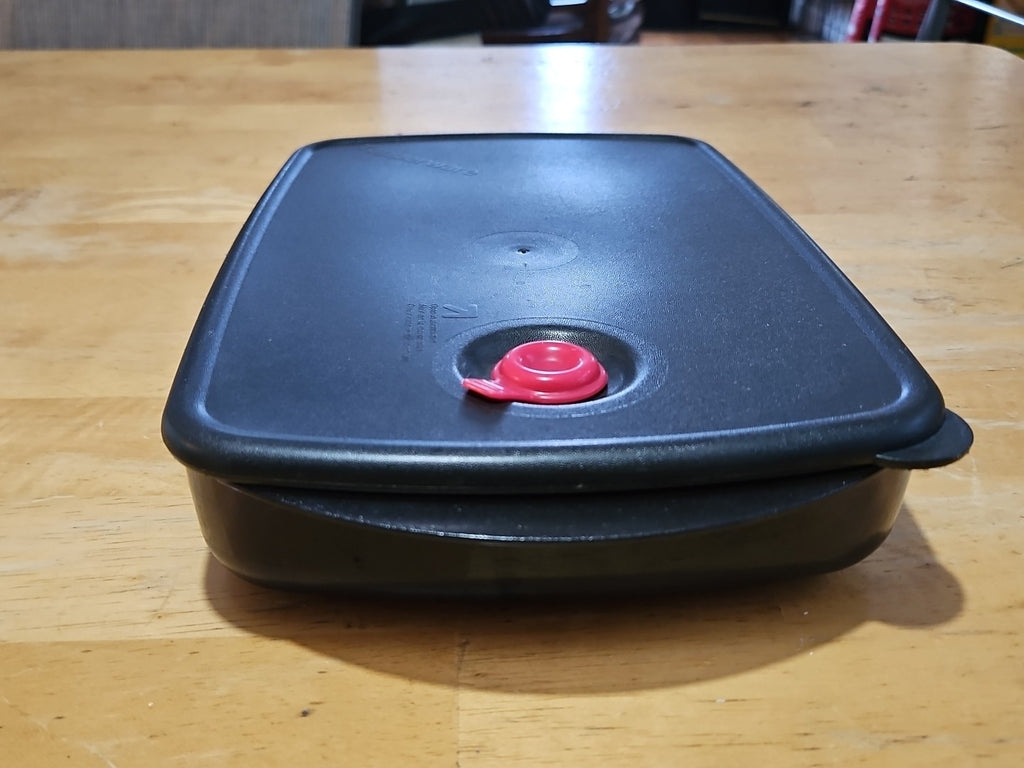 Tupperware Rock N Serve 3 Section Vent Microwave Black 3990A & Lid 3382A EUC