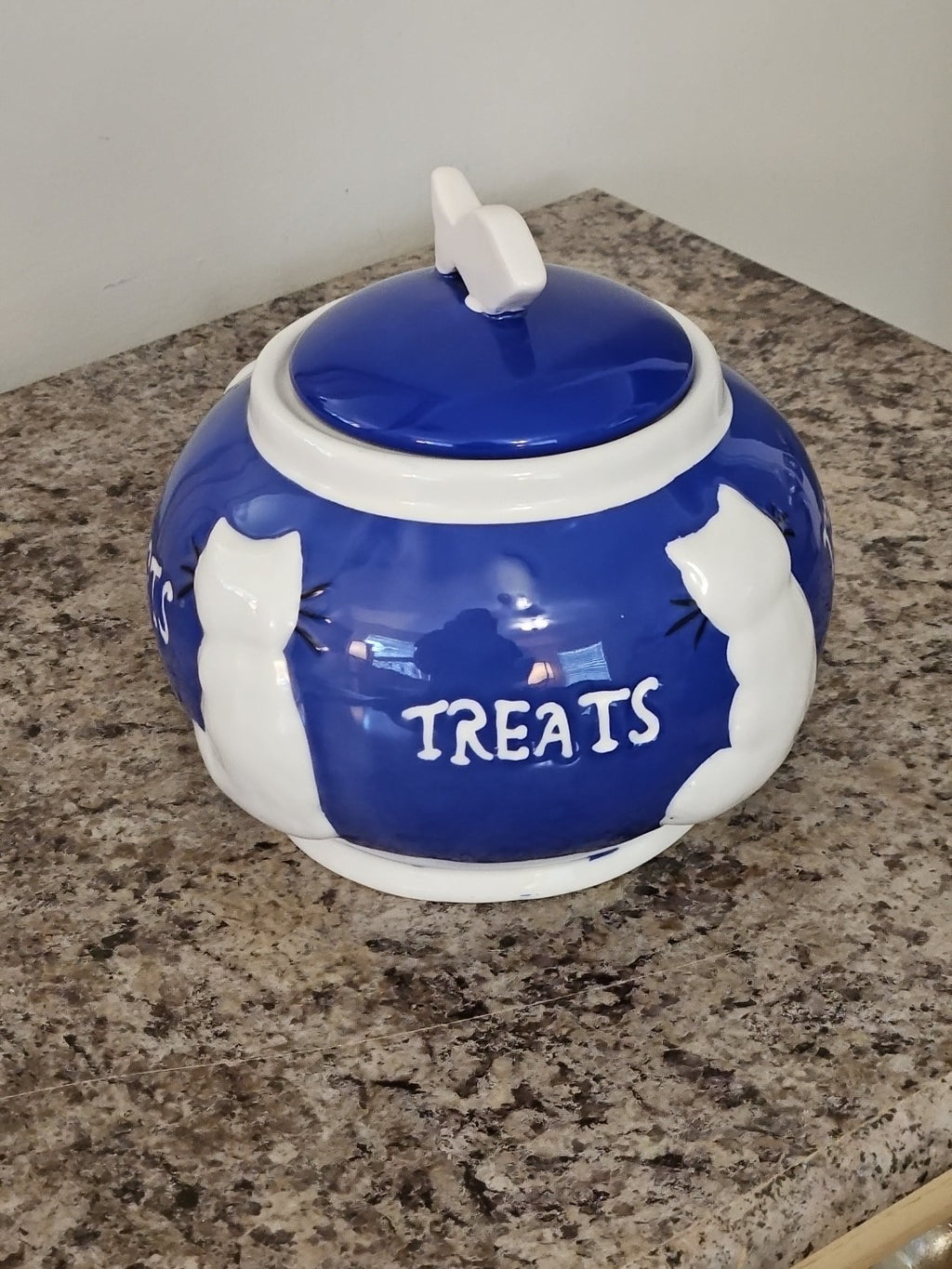 Vintage 1990's Blue & White Ceramic Cat Treats Cookie Jar 4.5" X 6"