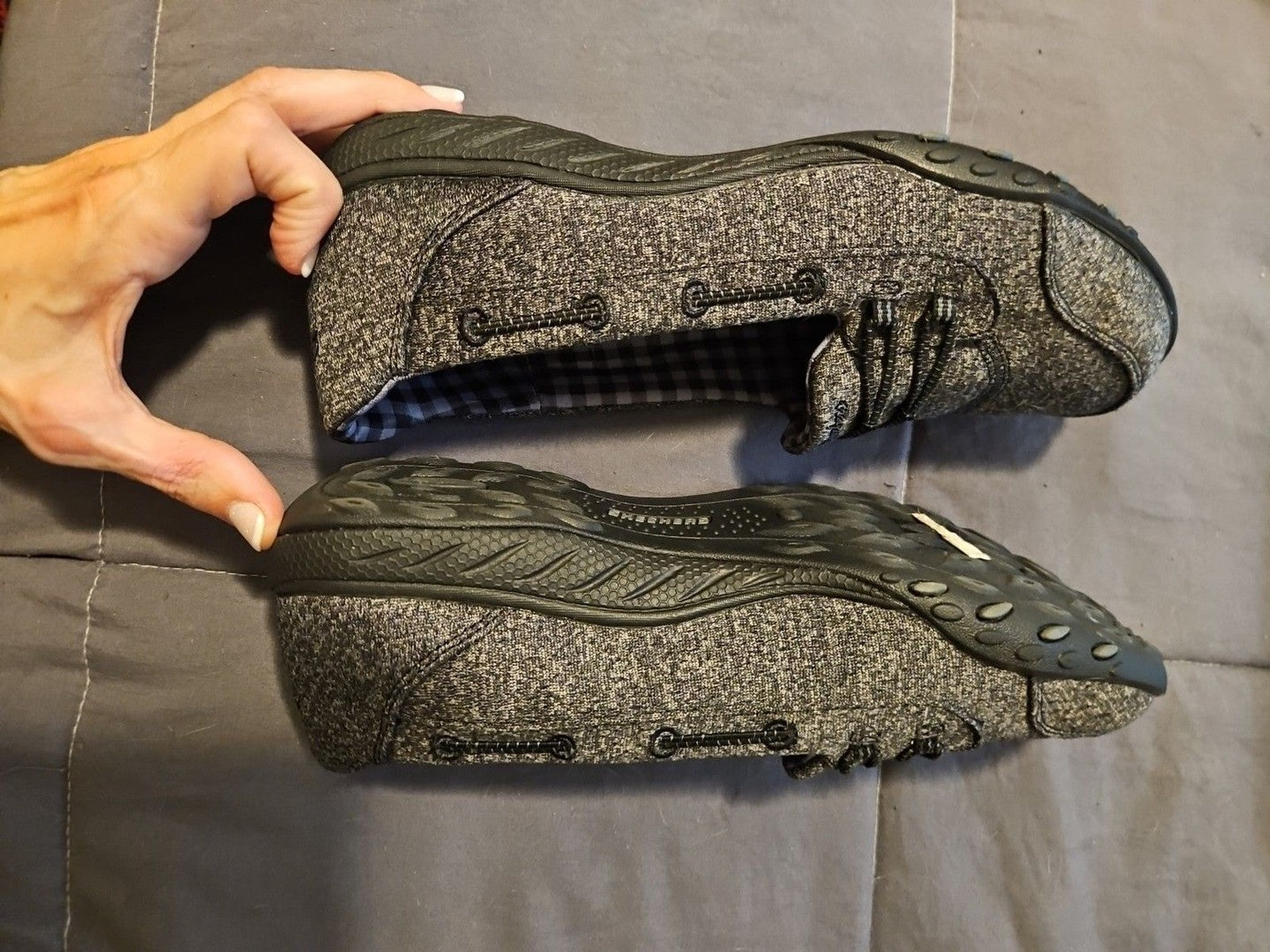 SKECHERS RELAXED FIT AIR-COOLED MEMORY FOAM SIZE 9.5 WOMEN'S WORN TWICE