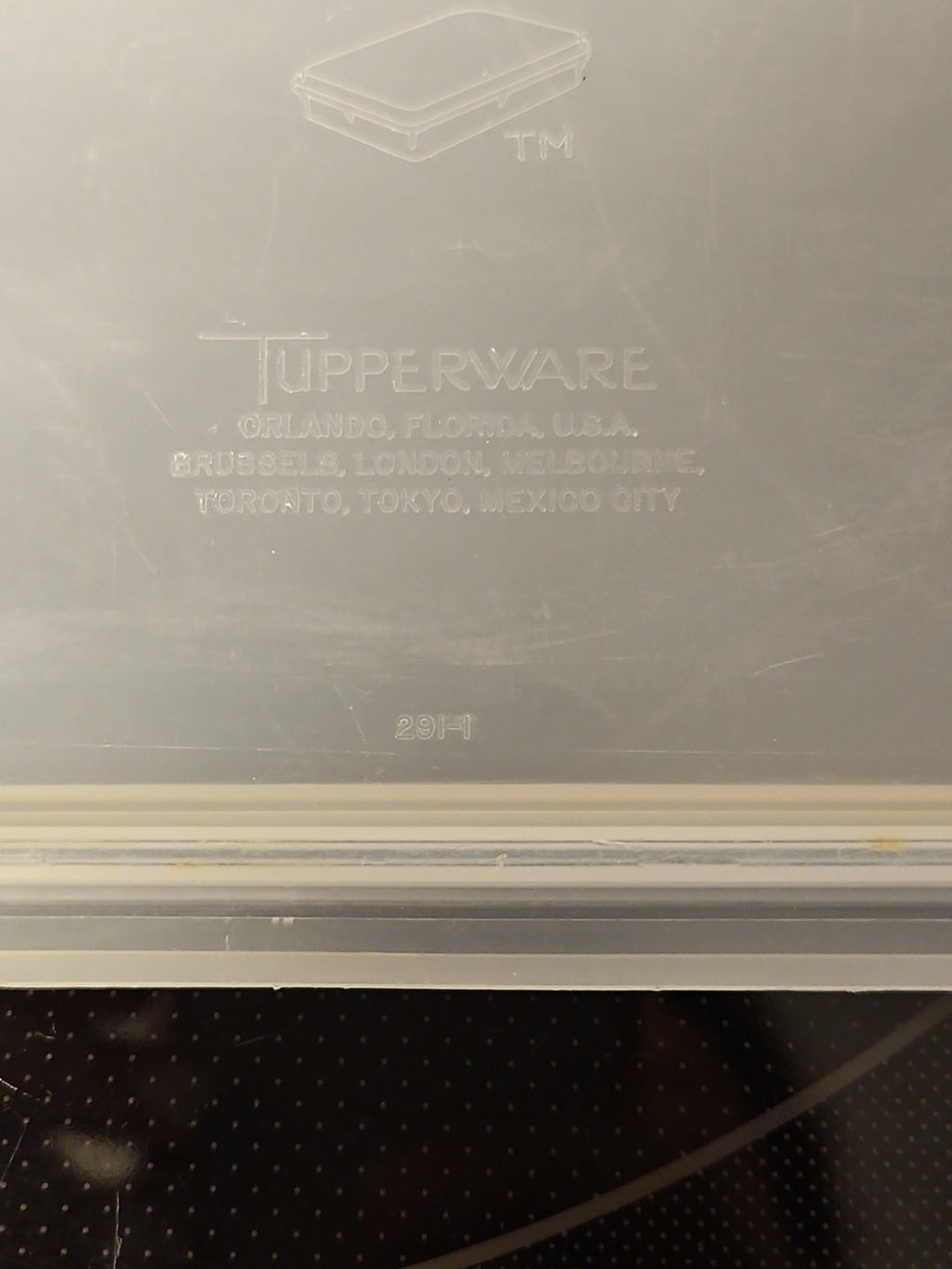 Vintage Tupperware Handolier #290 Sheer Rectangle Keeper With #291 Lid READ