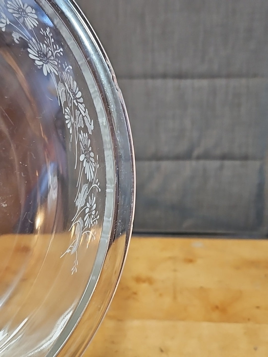 Vintage Pyrex 326 4L Colonial Mist Mixing Bowl Clear White Daisies 11 3/4” Large