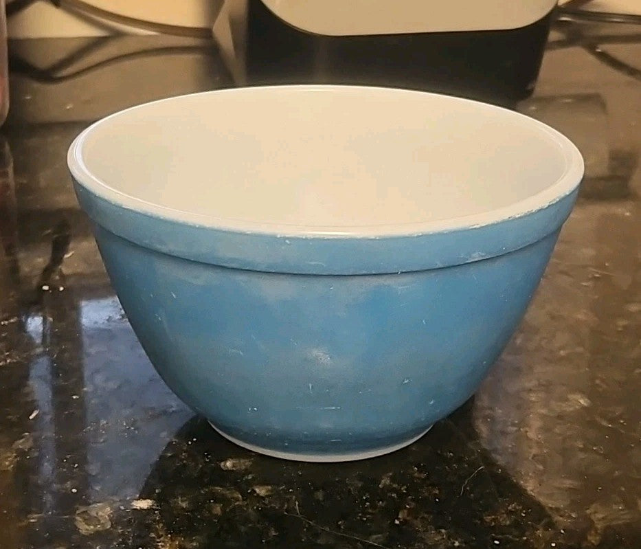 Vintage Pyrex 401 Turquoise Aqua Robins Egg Blue Nesting Mixing Bowl 1.5pt