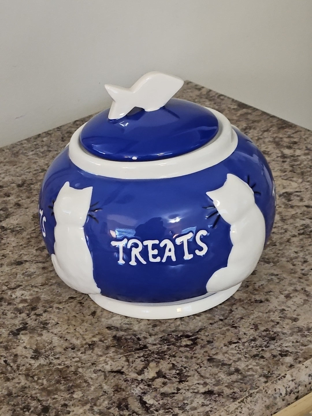 Vintage 1990's Blue & White Ceramic Cat Treats Cookie Jar 4.5" X 6"