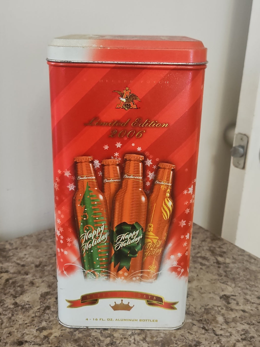 Vintage 2006 Budweiser Beer Limited Edition Holiday Collector Tin Clydesdales