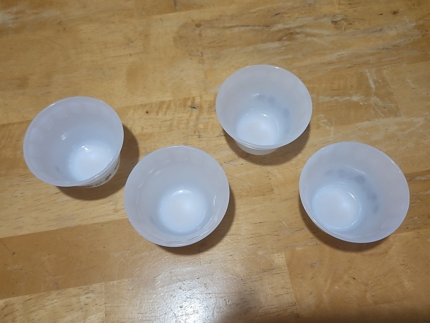 Set of 4 Vintage Dynaware Pyr-O-Ray Milk Glass Custard Cups Brown Daisy