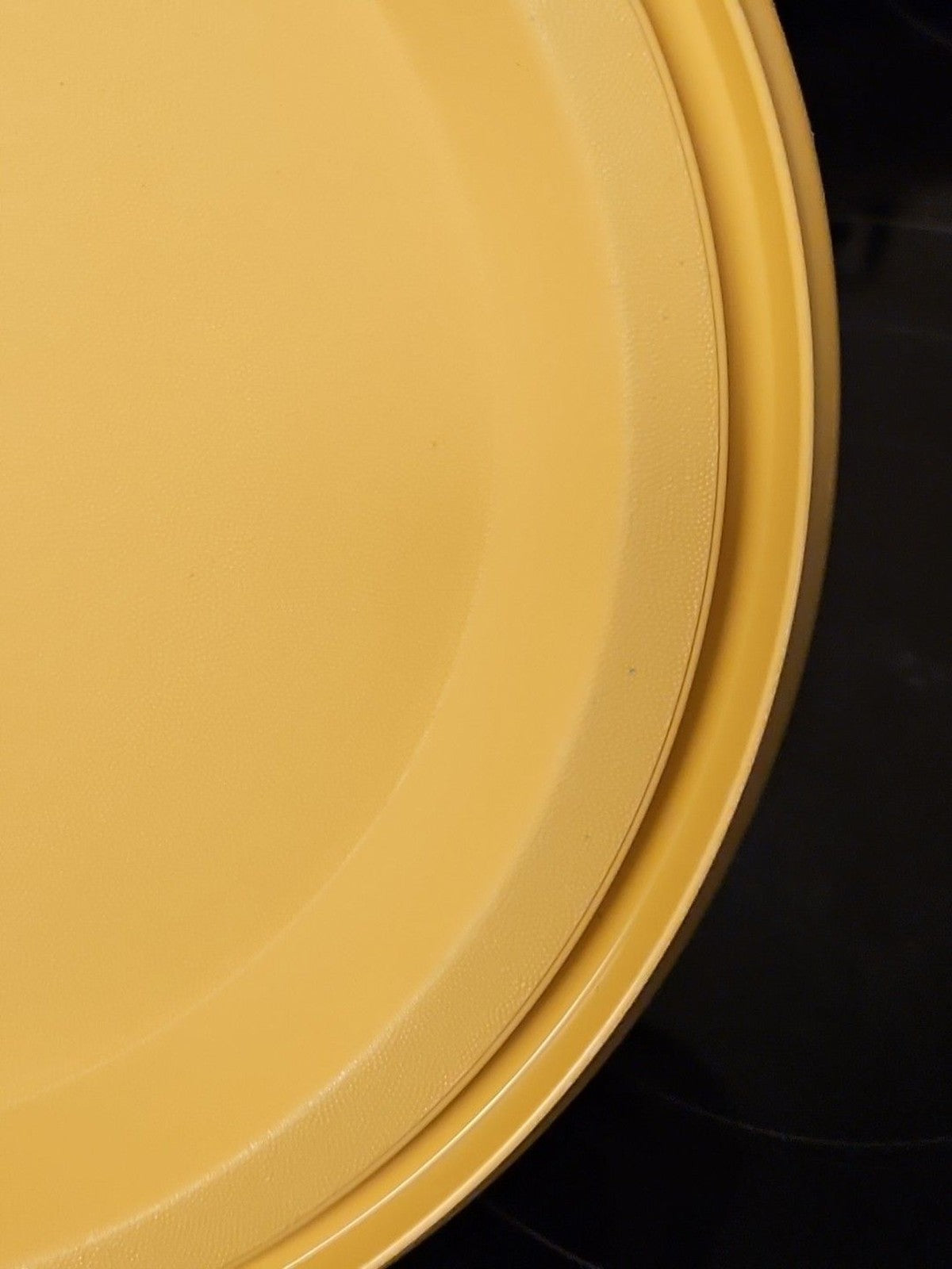 Tupperware Cake Pie Keeper Carrier Harvest Gold Bottom 719-2 Base Only