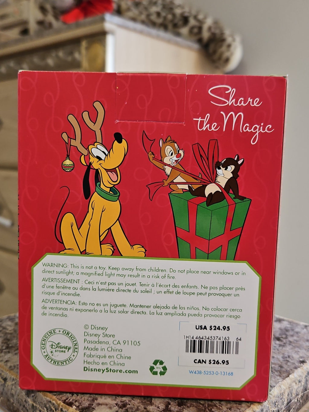 NIB 2013 Disney Store Mickey And Minnie Holiday Snow Globe