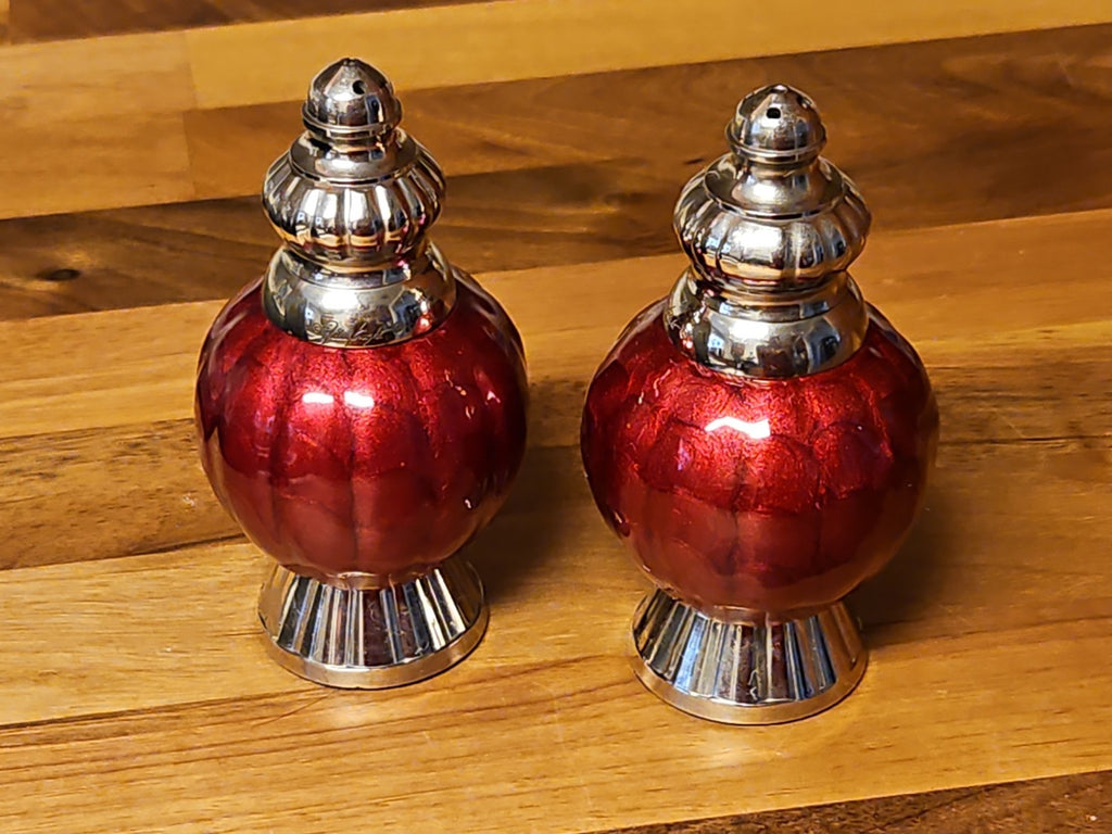 Julia Knight Peony 4” Salt & Pepper Shaker Set Pomegranate EUC