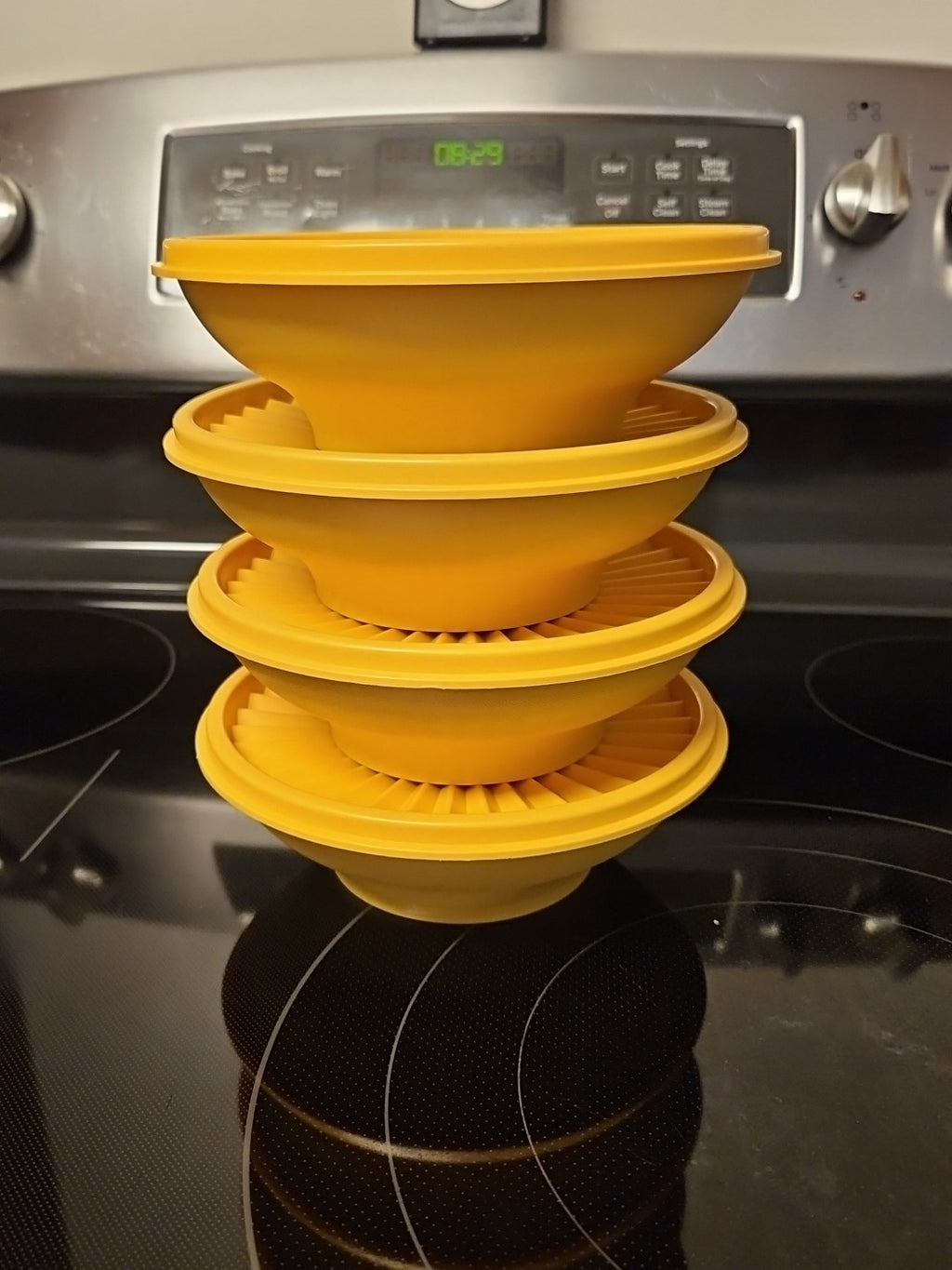 Vintage Tupperware Set Of 4 Cereal Bowls #890 Harvest Gold w/Servalier Lids