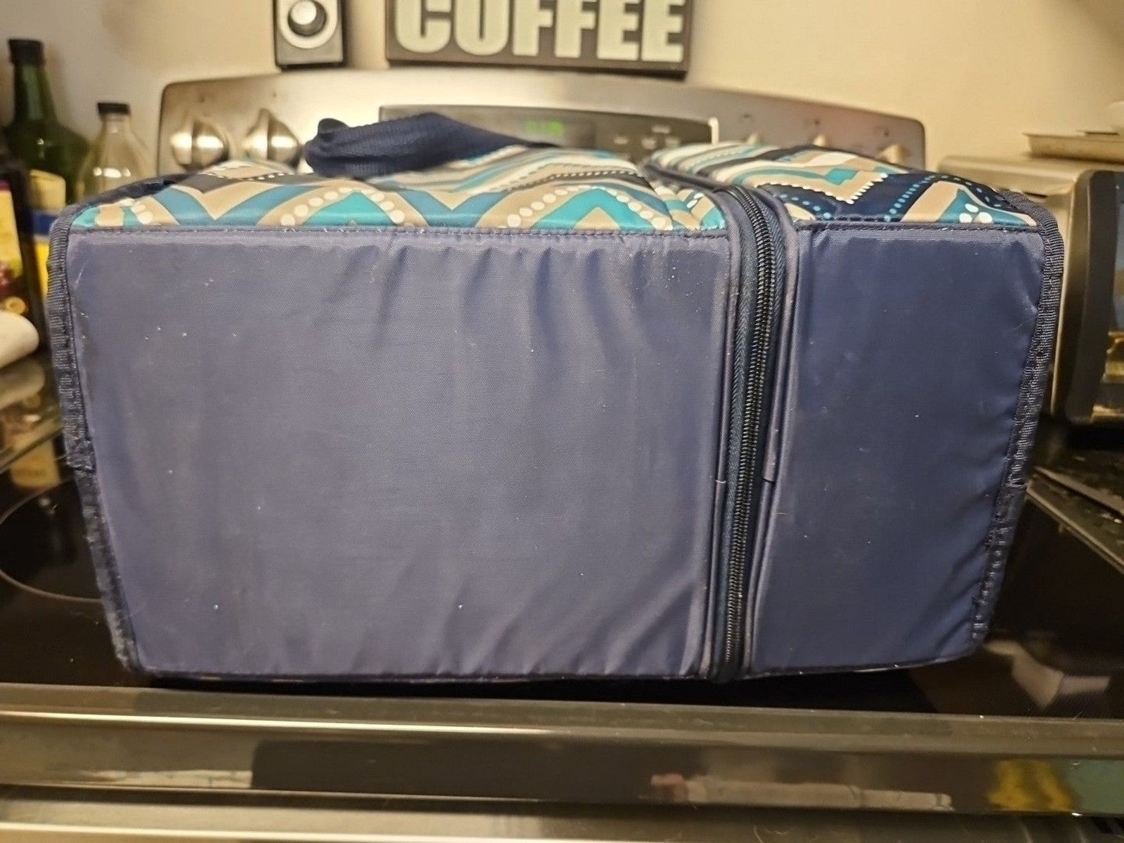 Thirty One Thermal On The Double Set In Teal & Blue Dotty Chevron EUC - Clean!