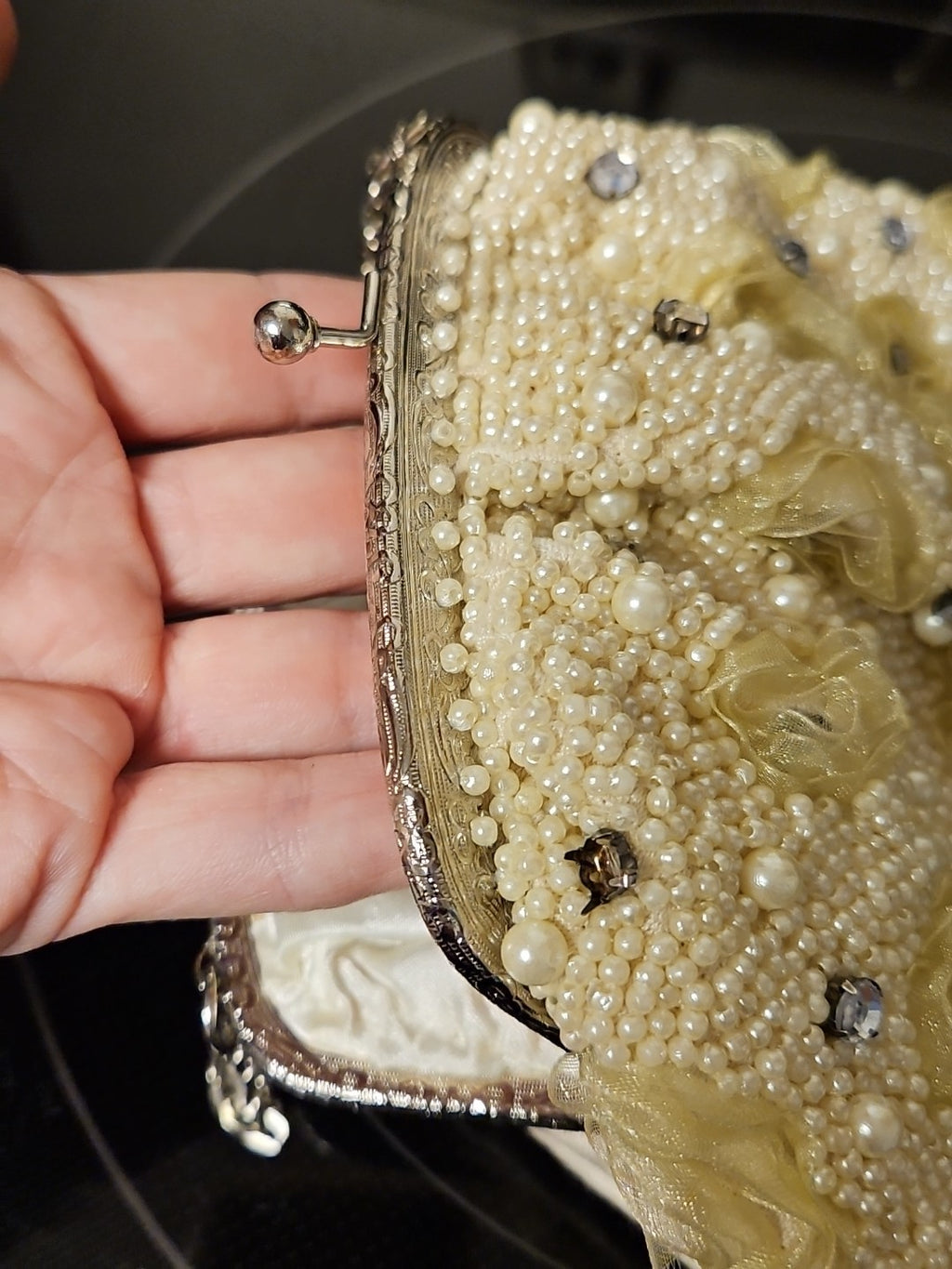 Vintage Pearl Beaded Rhinestone & Floral Accent Off White Clutch Purse
