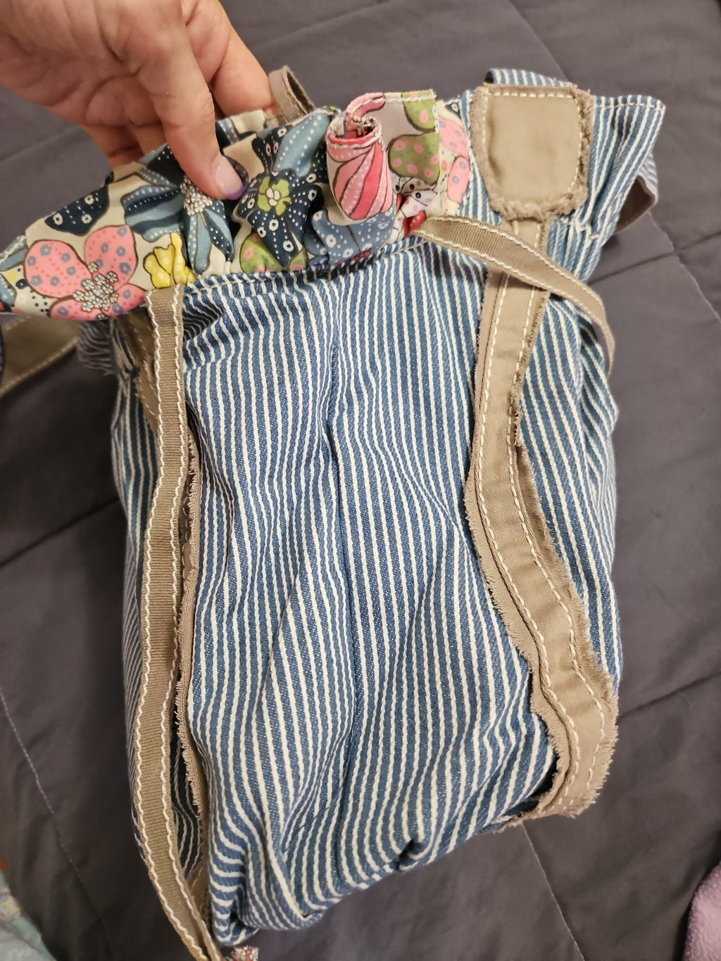 NWOT Thirty-One Cinch-Top Bucket Bag in Railroad Denim Free Spirit Floral Lining