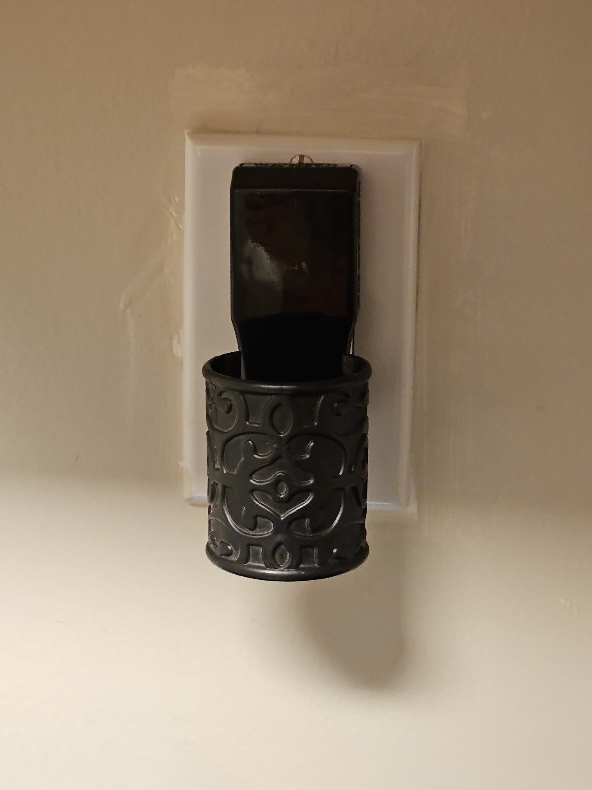 Bath & Body Works Matte Black Vintage Scroll Design Wallflowers Plug In