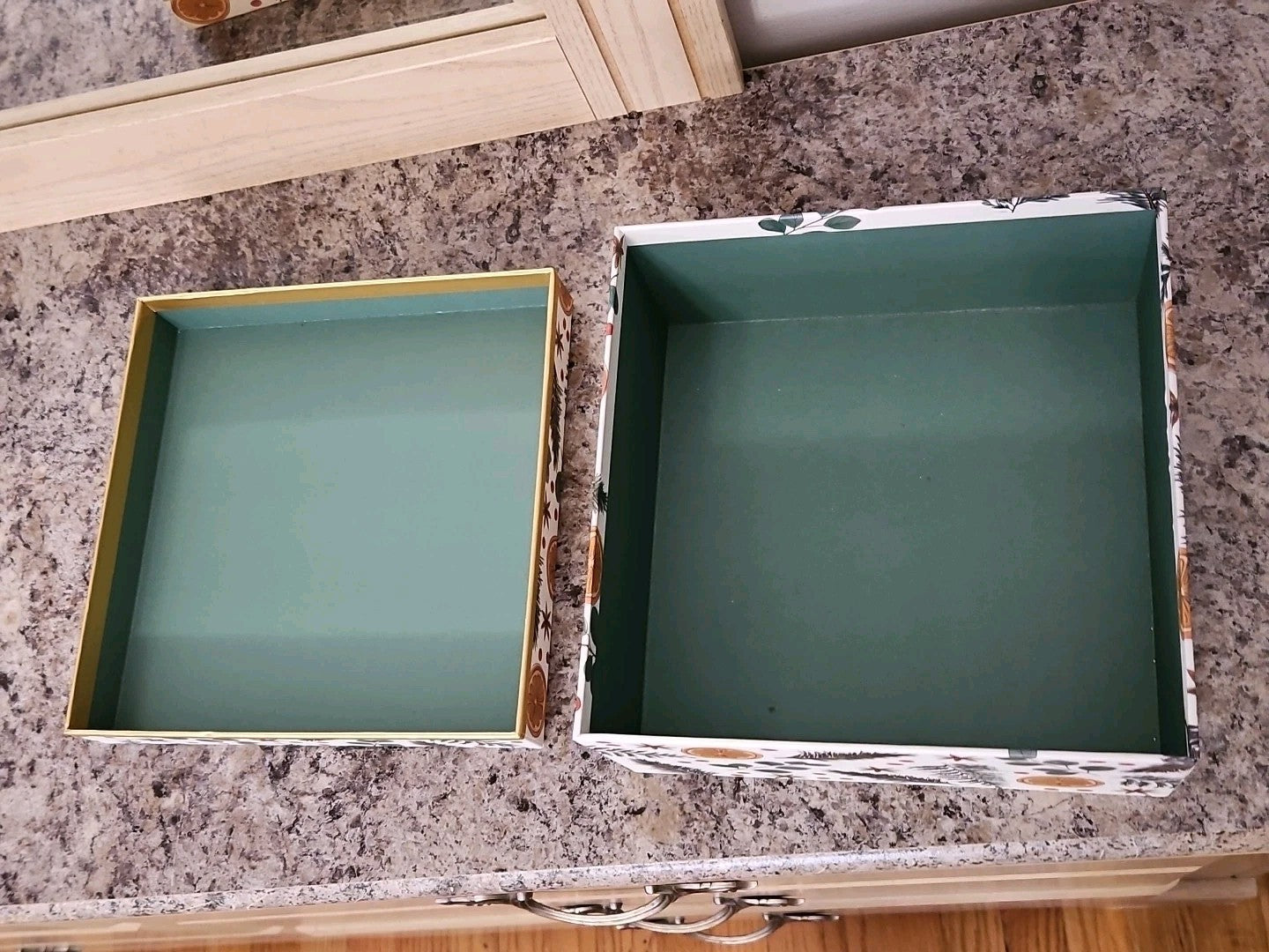 Lady Jayne Storage Box Citrus, Berry, Spice Greenery Holiday Theme 9"x9"x4"