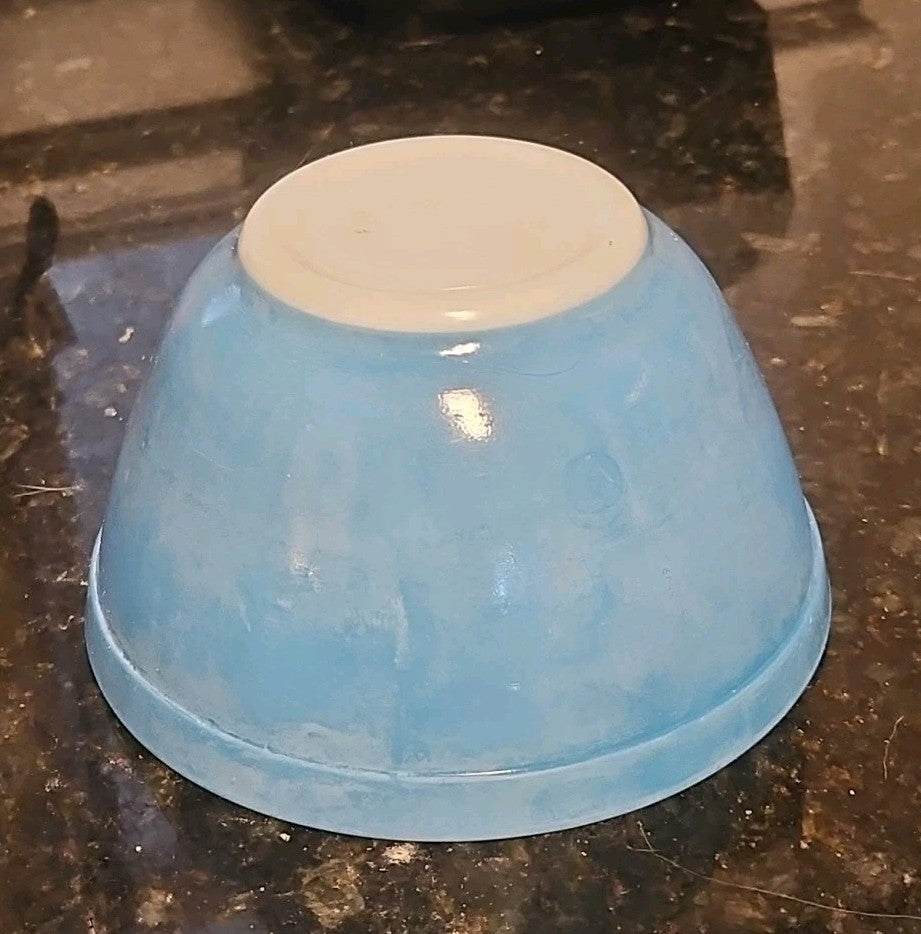 Vintage Pyrex 401 Turquoise Aqua Robins Egg Blue Nesting Mixing Bowl 1.5pt