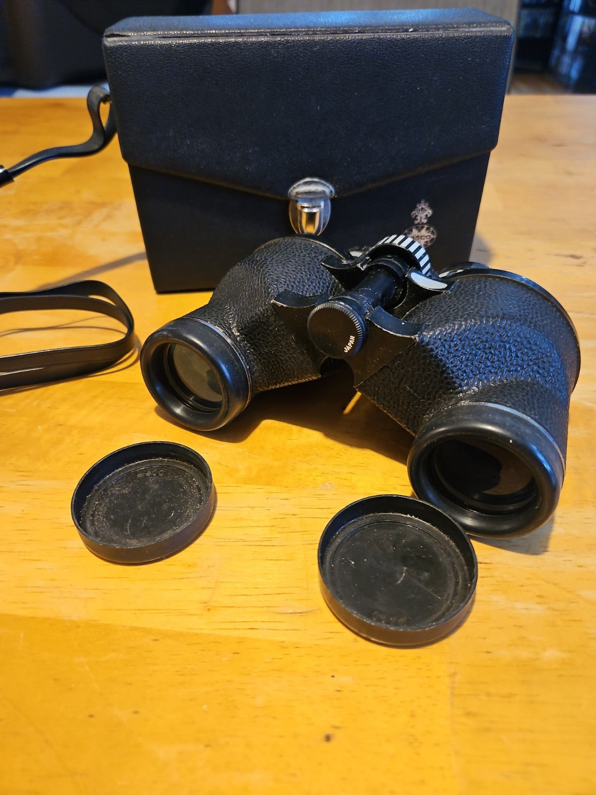 Tasco 400 International 7x35 Wide Angle Fully Coated Optics Binoculars w/ Case