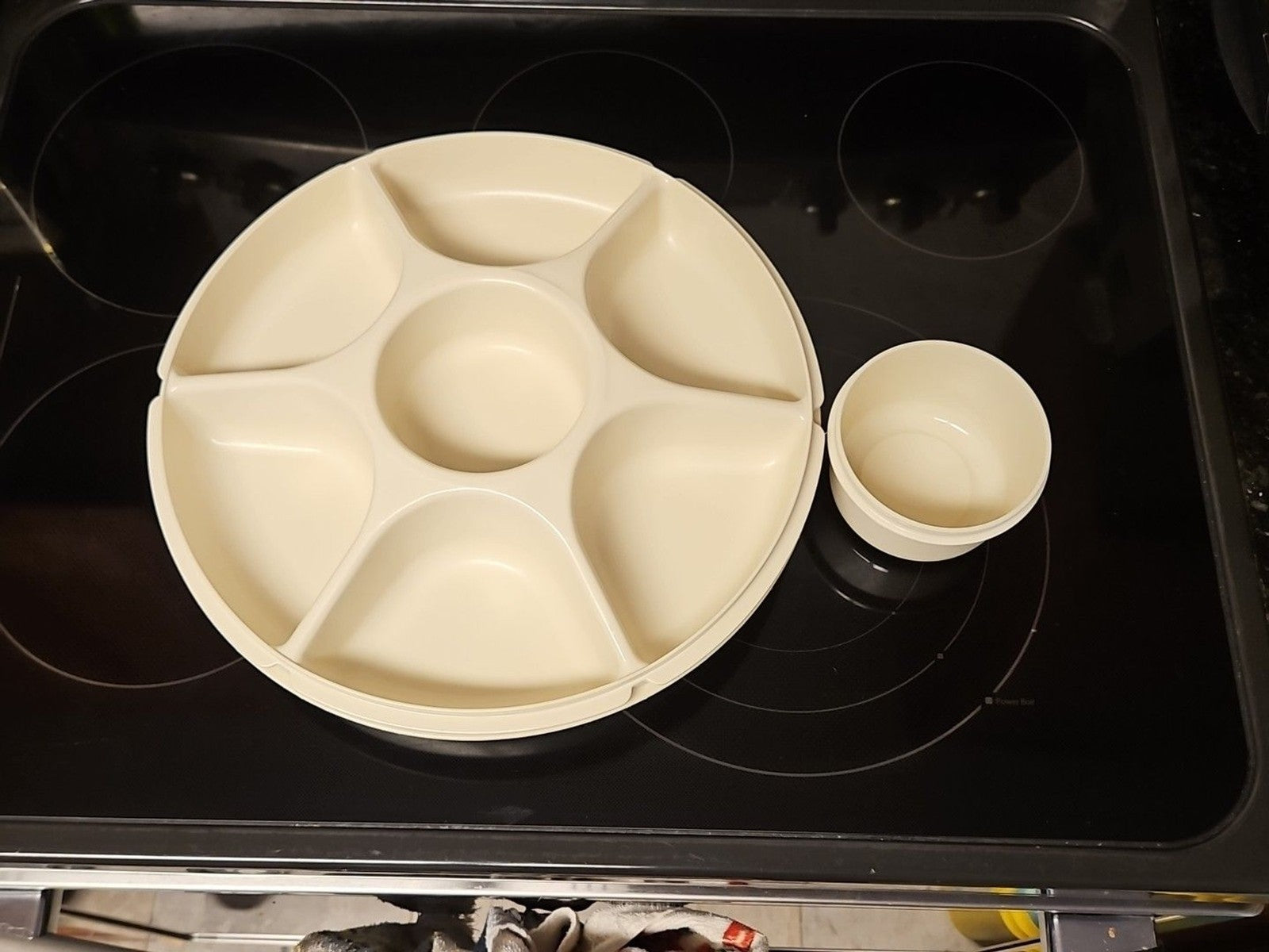 Tupperware Divided Serving Tray 1665-3 Almond With Lid 1666-3 & Dip Bowl 3 pc set