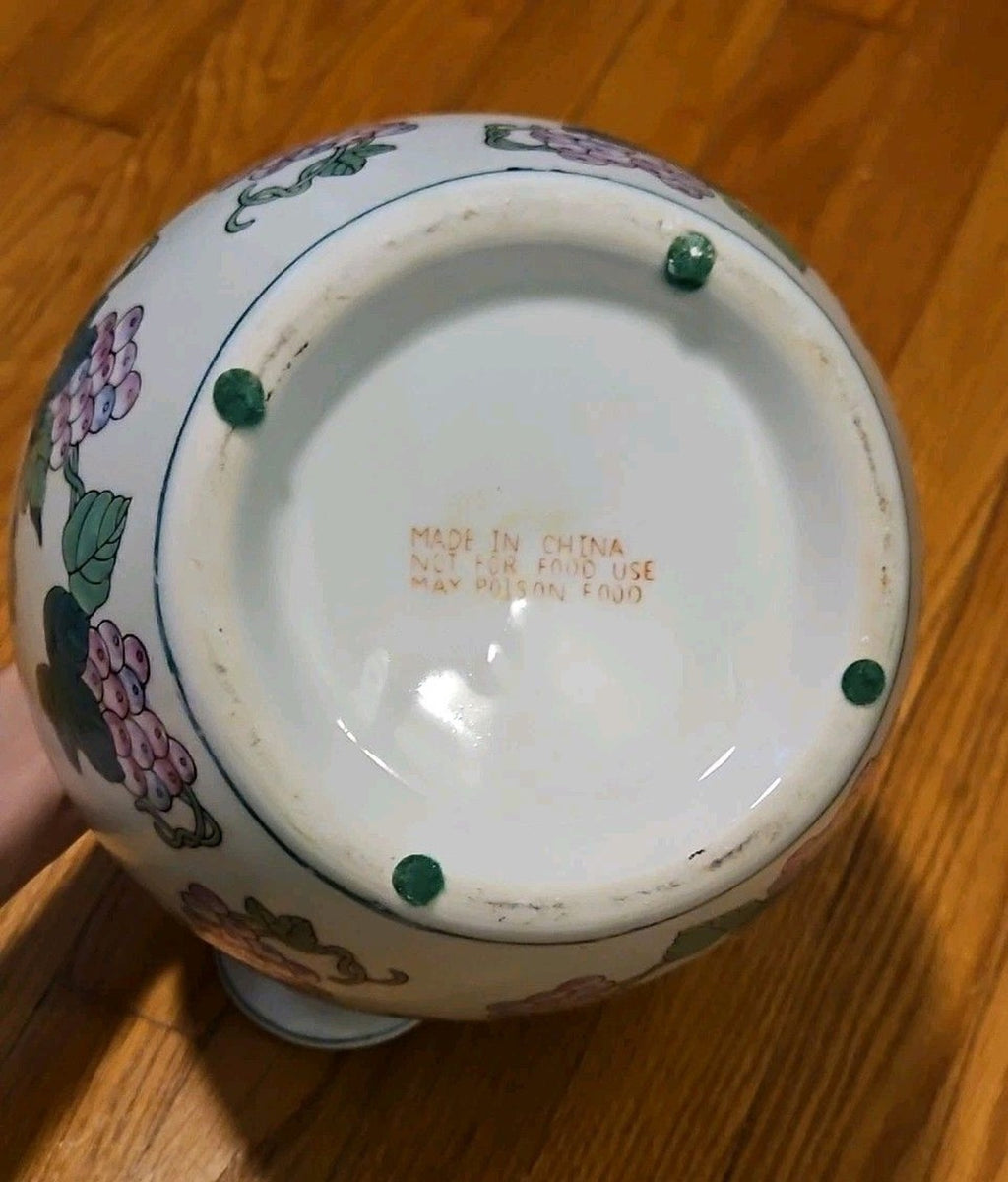 Vintage Chinoiserie Ginger Jar With Lid Purple Grape Vine & Leaves Motif 8" X 8"