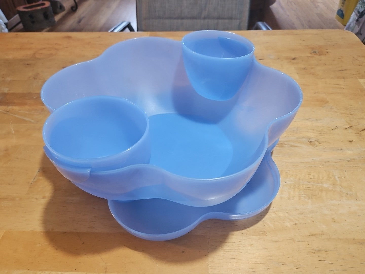 Tupperware Light Blue Chip N Dip 6 Piece Set Serving Platter 1.5 Gal