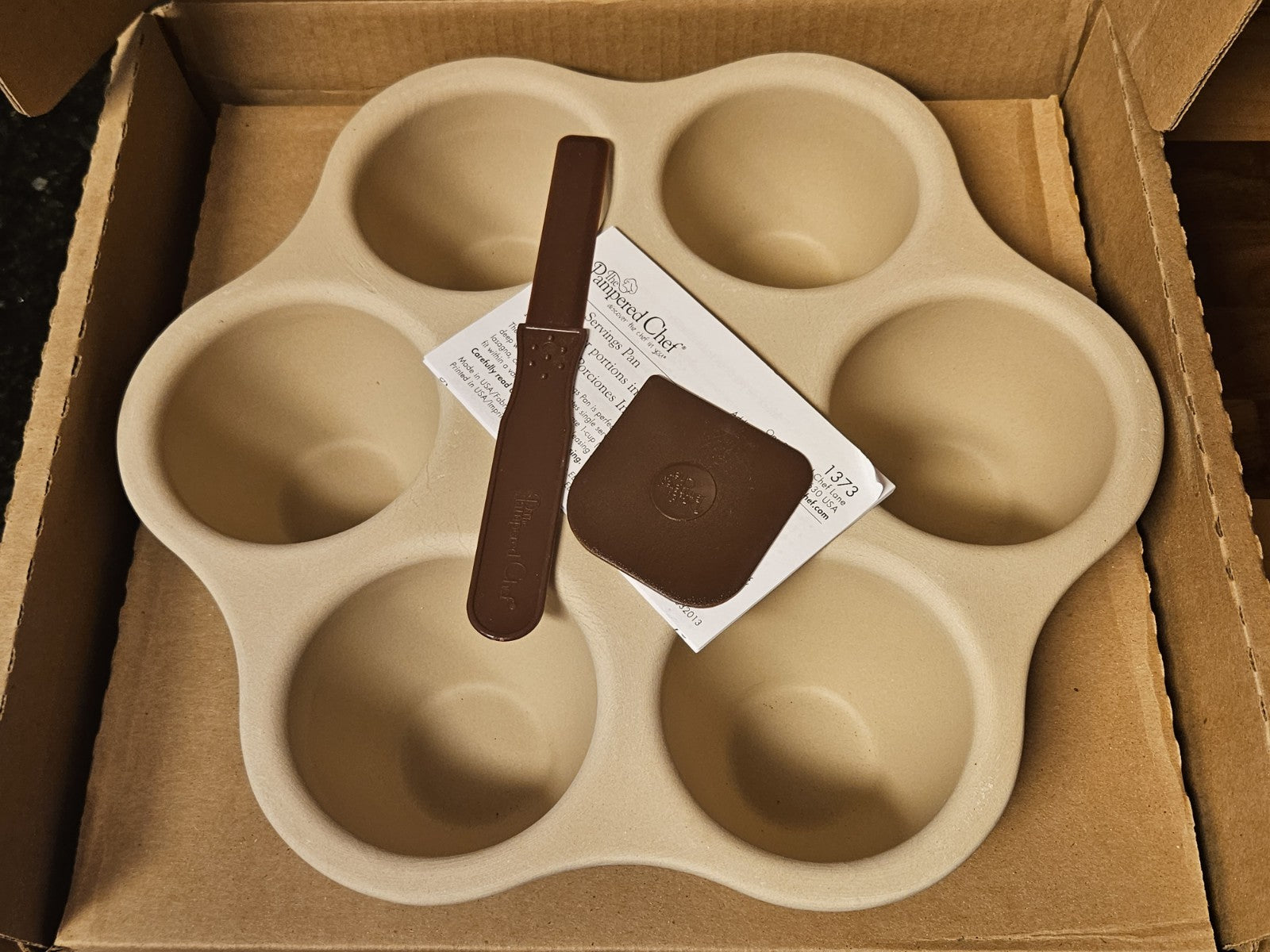 Retired Pampered Chef Stoneware #1373 Single Servings Cake Pan New In Box