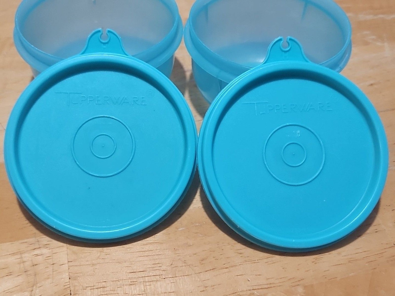 Set of 2 Tupperware Snack Bowls Turquoise #1403 With Lids #733 EUC