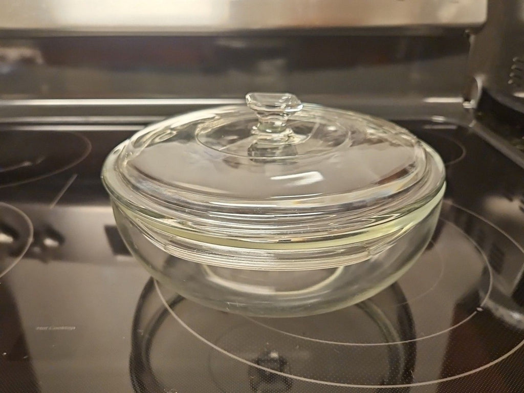 PYREX 024 ~ 2Qt Clear Round Glass Bowl With Lid USA
