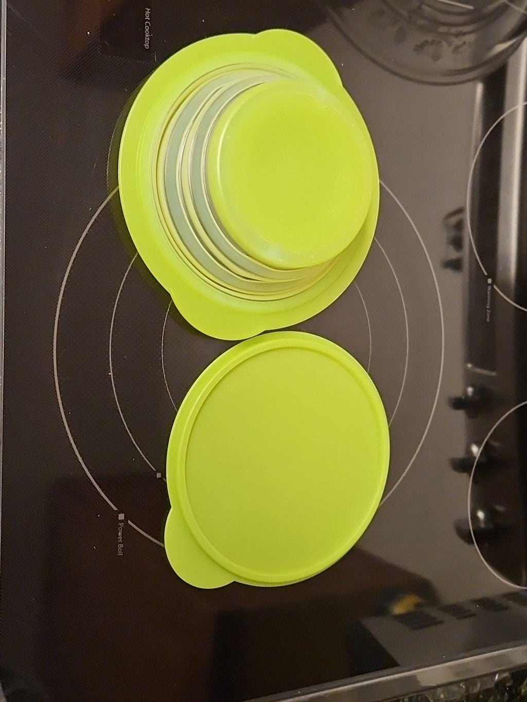 Tupperware 3 Cup Collapsible Green Dish 5452A With Lid