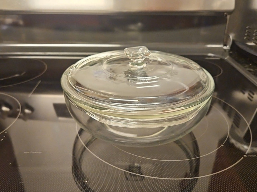 PYREX 024 ~ 2Qt Clear Round Glass Bowl With Lid USA
