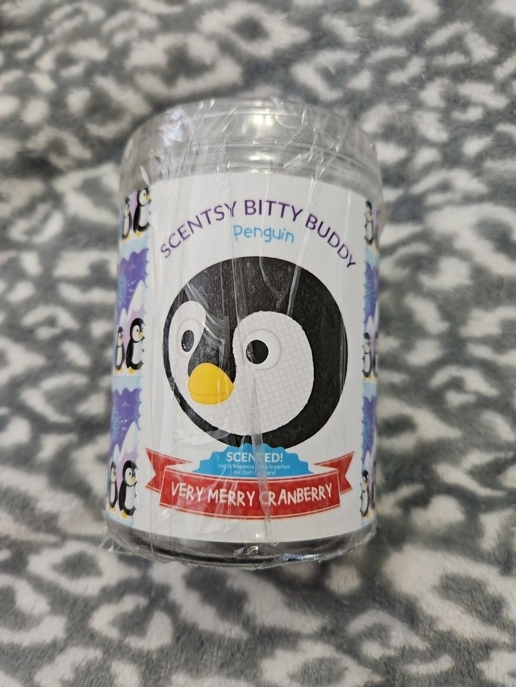 Scentsy Penguin Bitty Buddy - Very Merry Cranberry Scented ~ NIP
