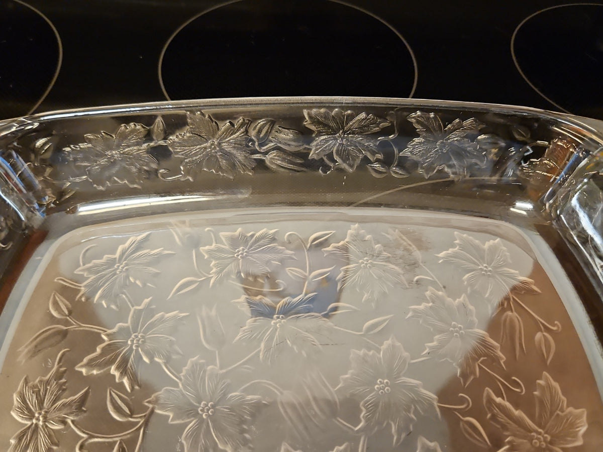 Vintage Princess House Fantasia Glass Casserole Baking Dish Poinsettia 13.5x8.5