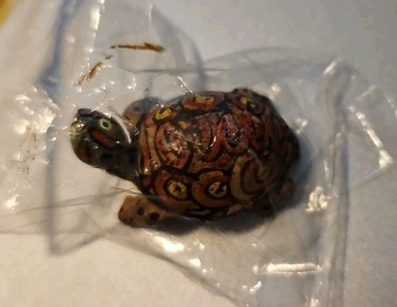 Small Sculptured Resin Turtles, Set Of 2, Red And Green, New
