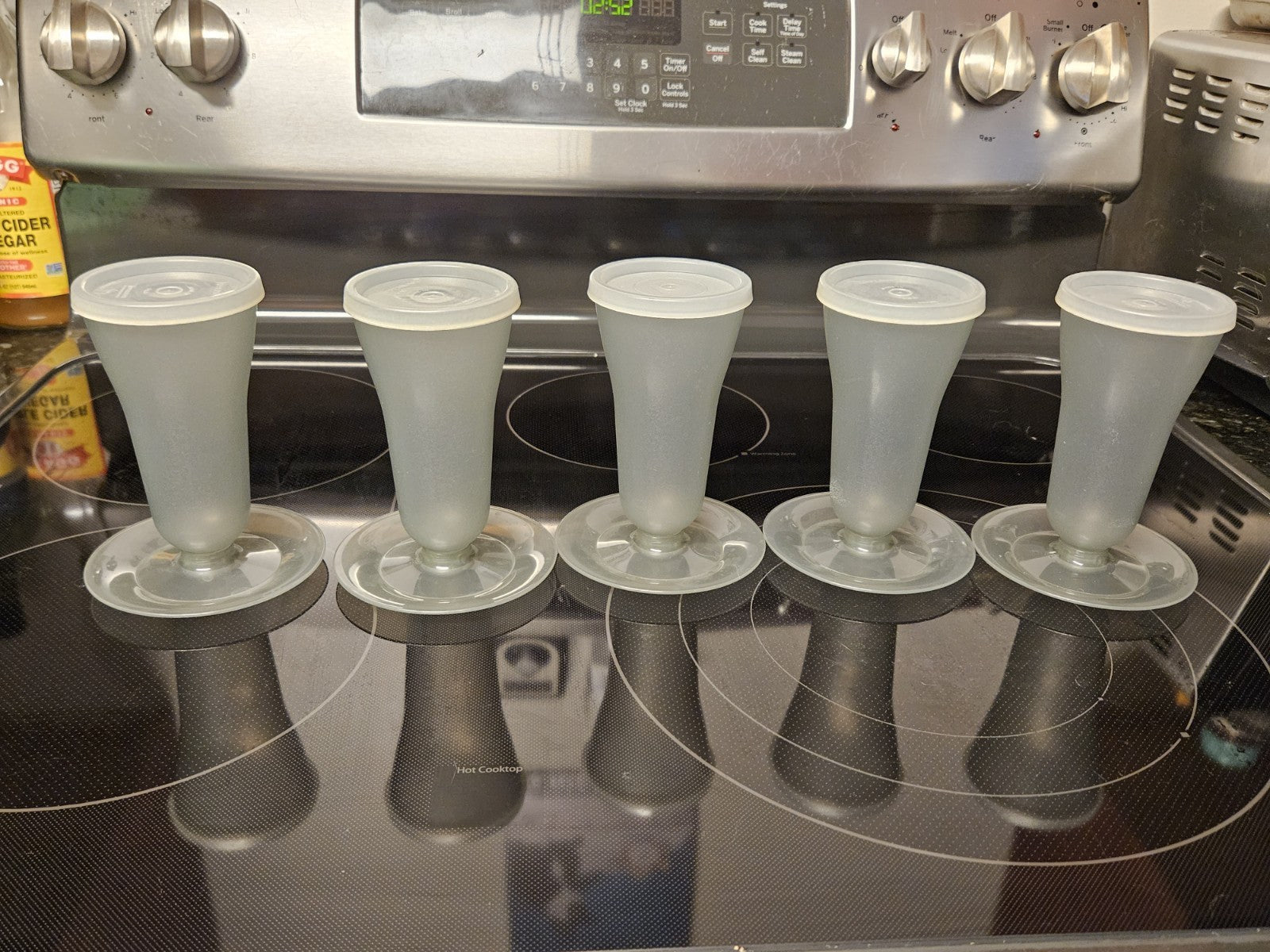 Set Of 5 Vintage Tupperware Parfait Cups Smoke Grey With Lids #754 & #296 EUC