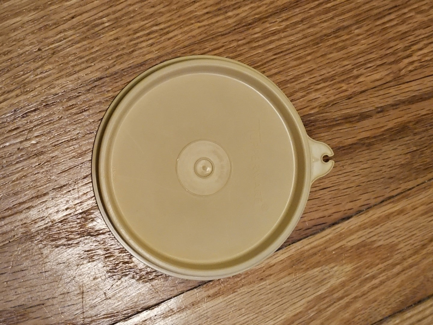 Vintage Tupperware Round Lid Yellow Harvest Gold #215 4.25"