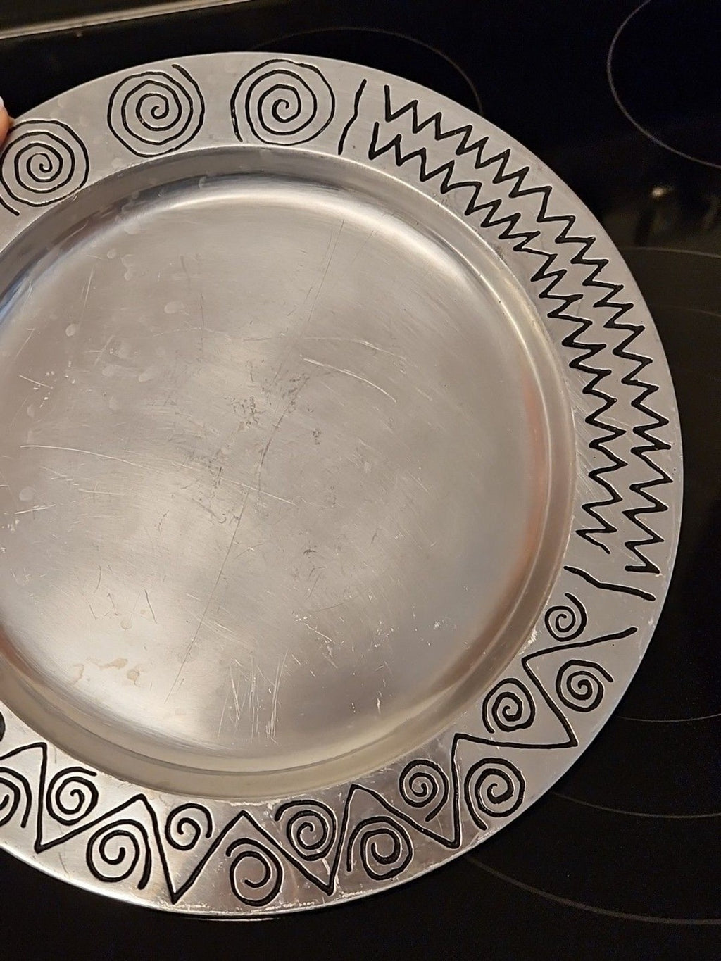 Wilton Armetale Reggae 12-1/4" Medium Round Serving Tray Platter