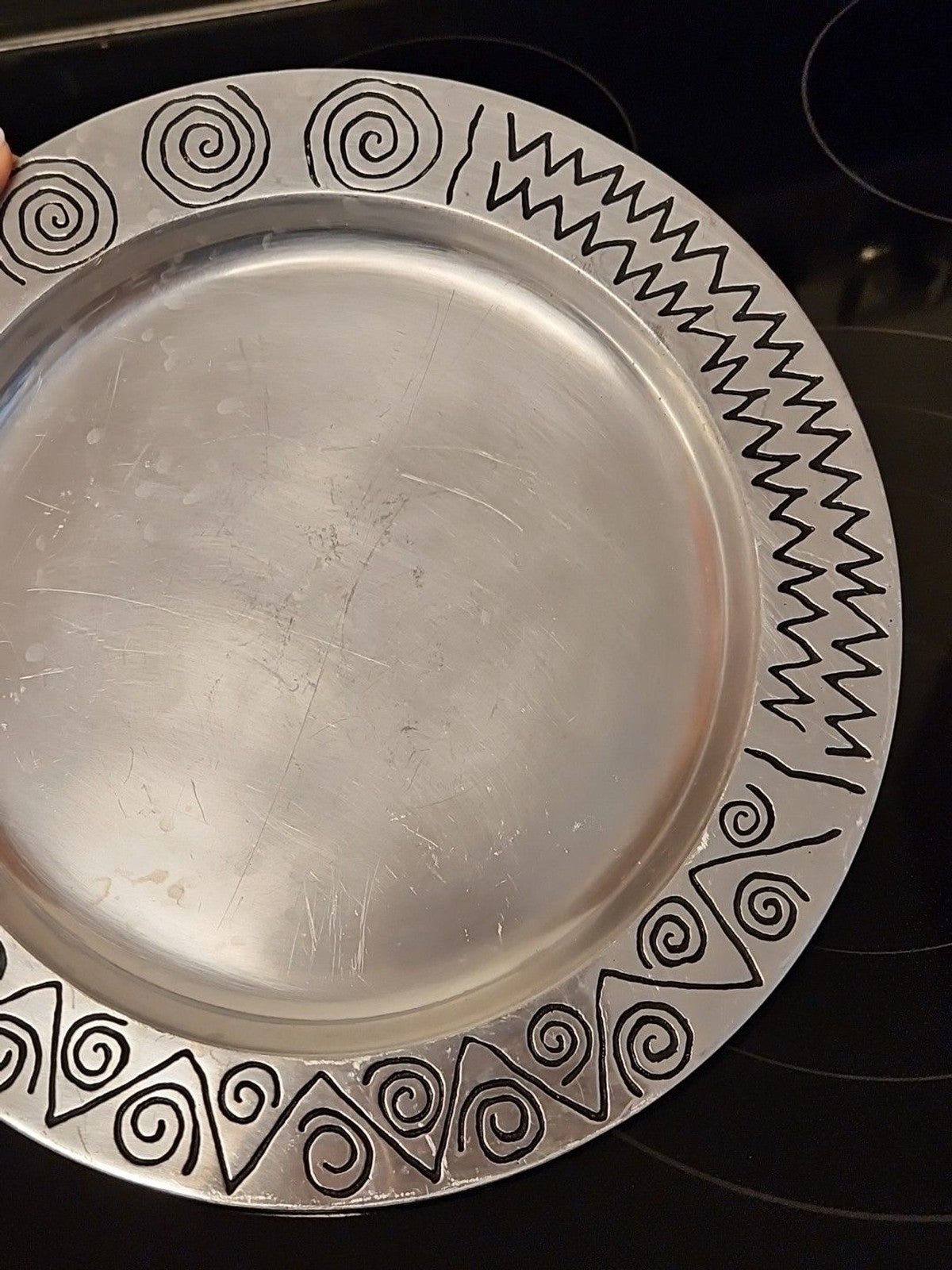 Wilton Armetale Reggae 12-1/4" Medium Round Serving Tray Platter