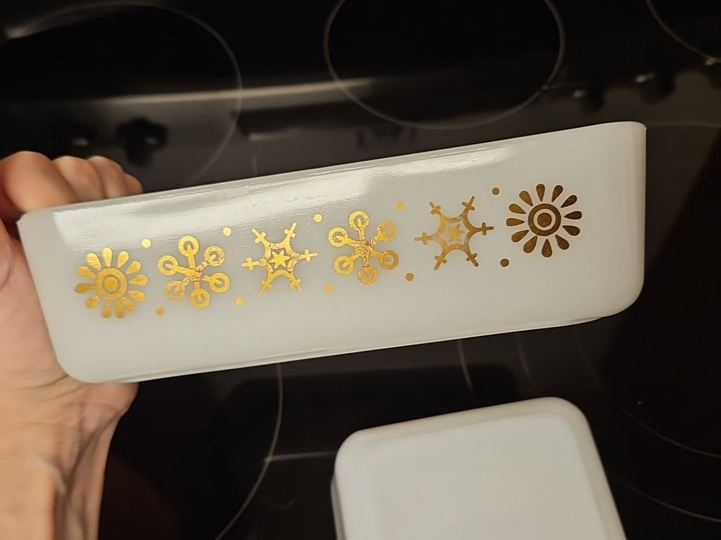 Set Of 2 Glasbake Vintage Casserole Dishes White W/ Gold Snowflake - 1 qt & 1 pt