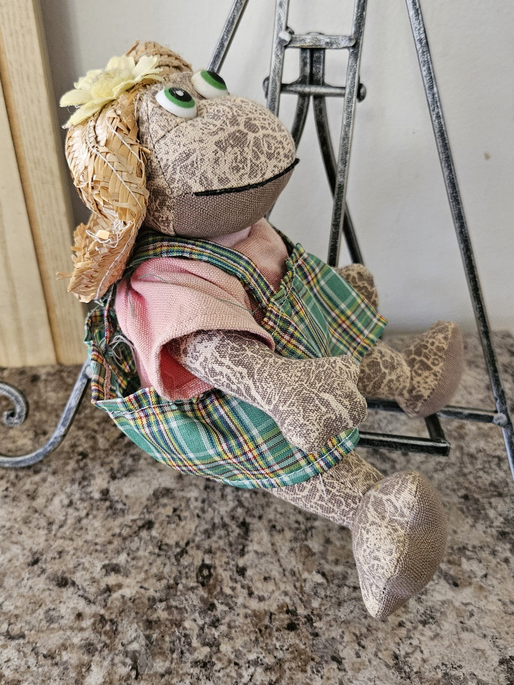 Commonwealth Toy & Novelty Co Vintage 1990's Country Cottage 6" Brown Frog