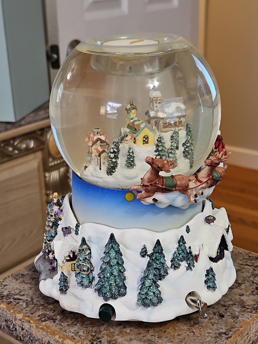 PartyLite 2003 Olde World Village Snow Globe Musical Tealight P7922 EUC Read