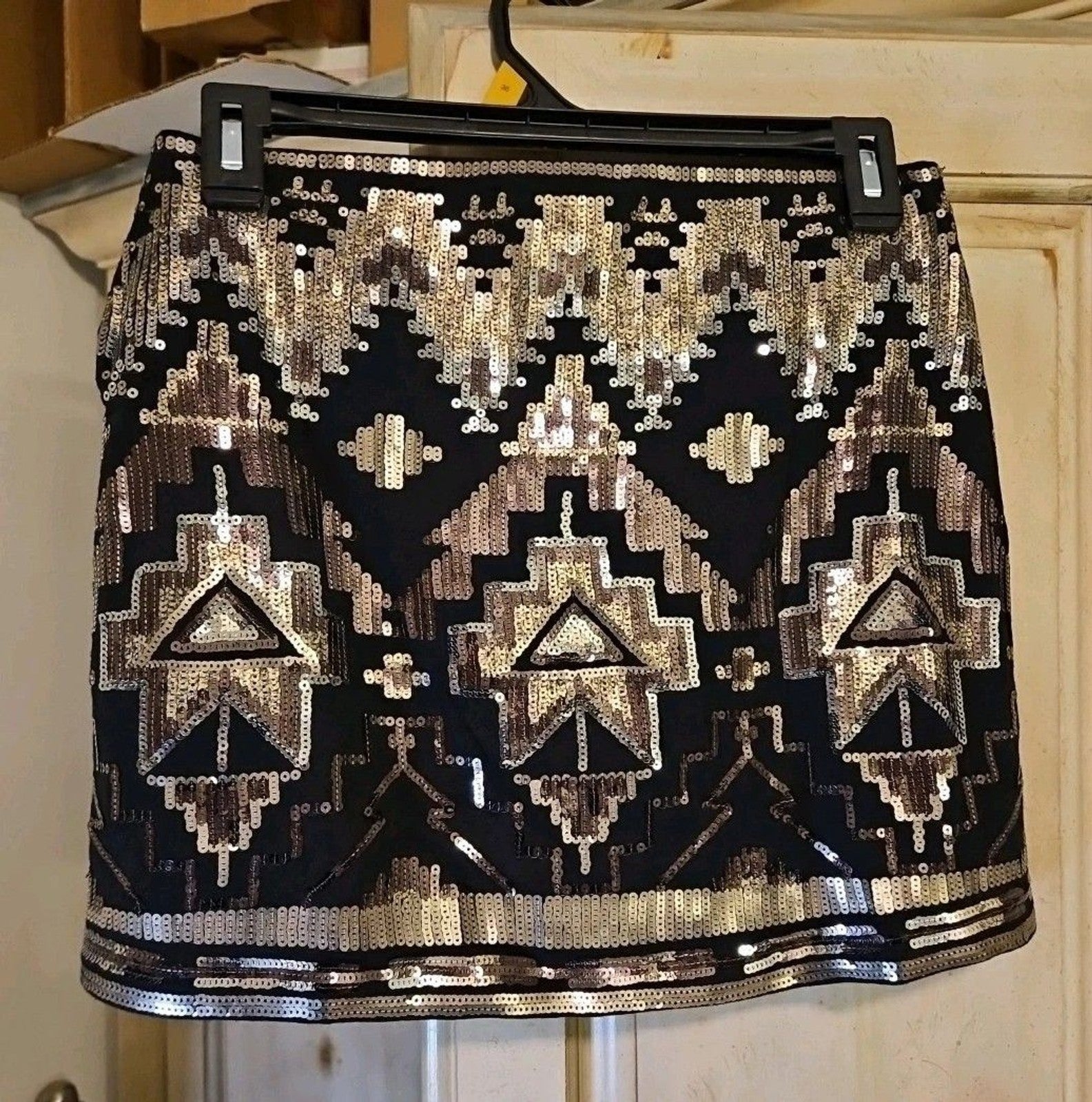Express Aztec Geometric Print Sequin Mini Skirt Gold Black XS (27x13) Excellent