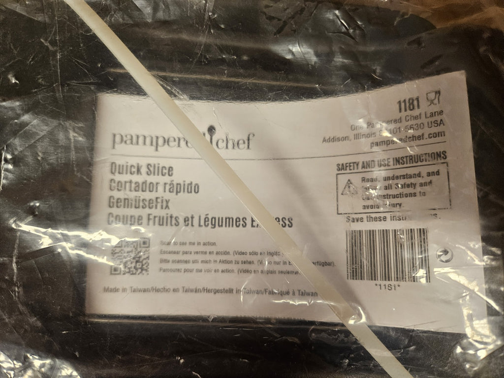 New Sealed Pampered Chef Quick Slice #1181 Fruit / Vegetable Slicer