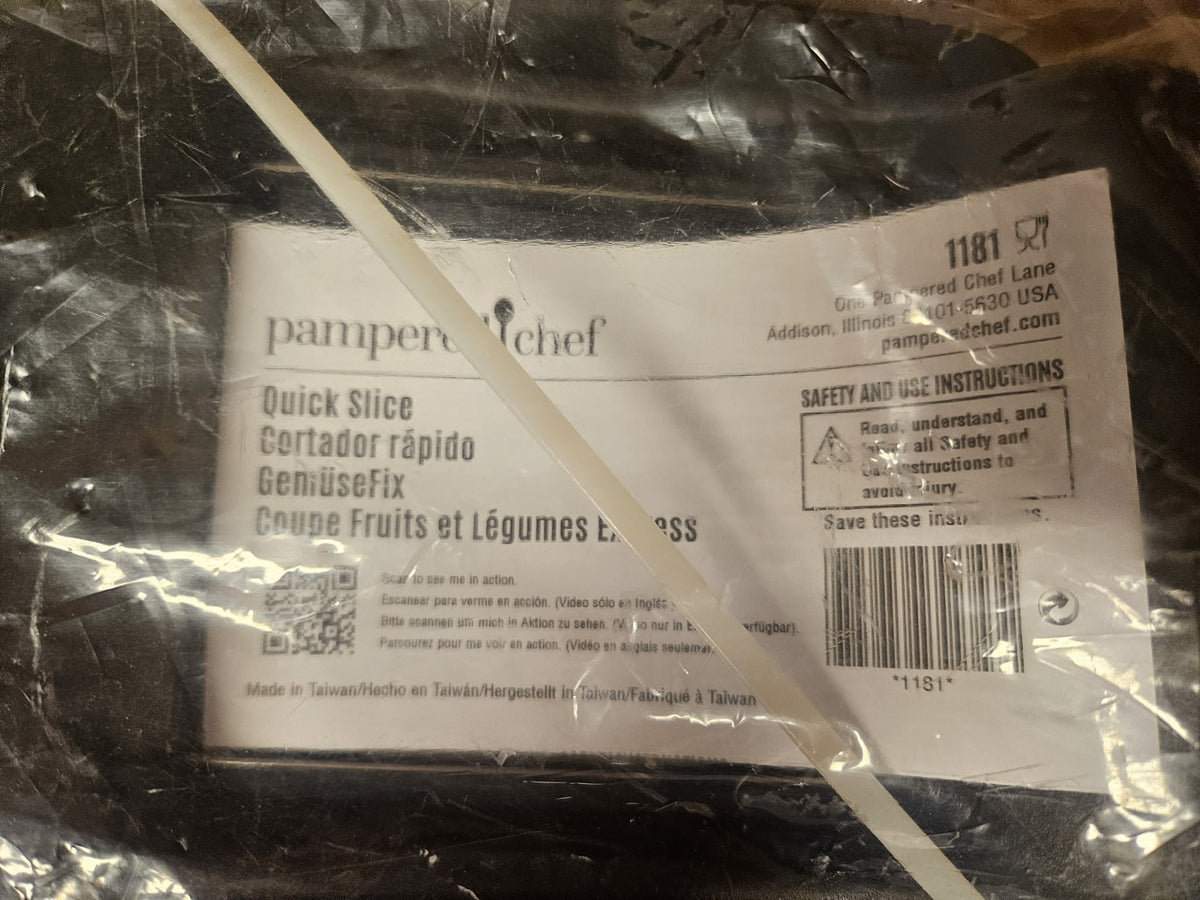 New Sealed Pampered Chef Quick Slice #1181 Fruit / Vegetable Slicer