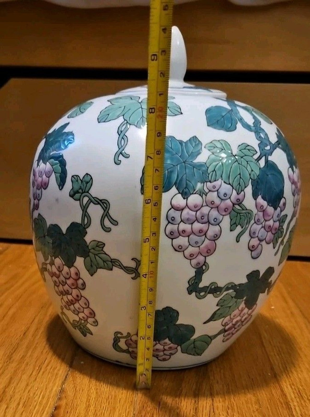Vintage Chinoiserie Ginger Jar With Lid Purple Grape Vine & Leaves Motif 8" X 8"