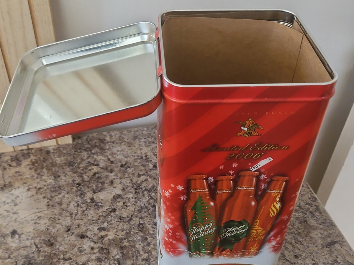 Vintage 2006 Budweiser Beer Limited Edition Holiday Collector Tin Clydesdales