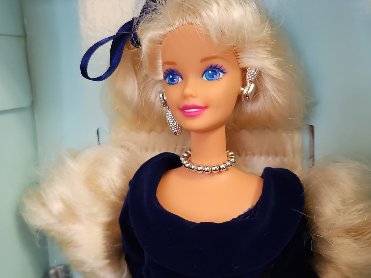 Vintage 1995 Winter Velvet Barbie Doll Avon Special Edition 15571 New NRFB