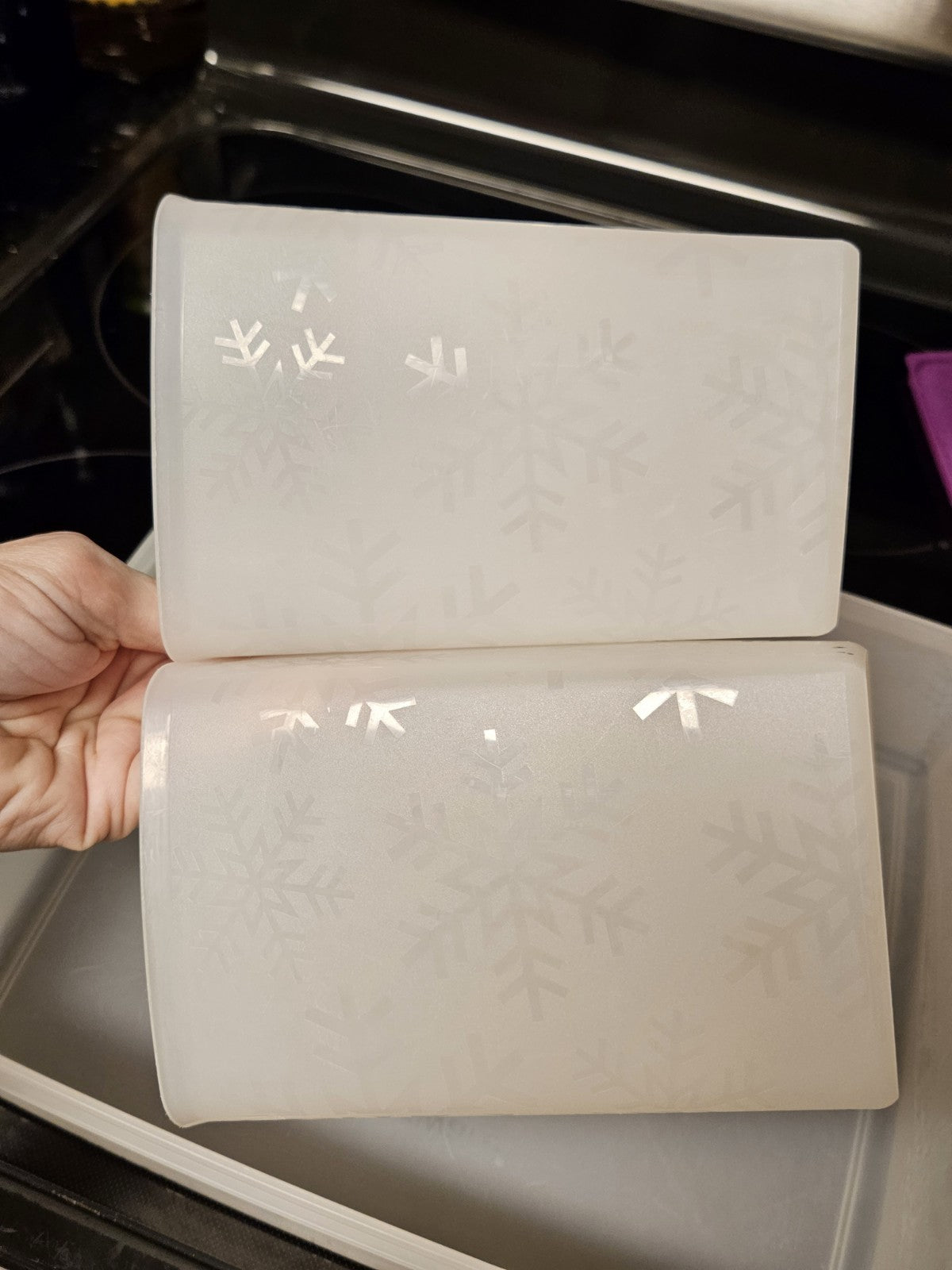 Set Of 11 Tupperware Freezer Mates Snowflake Pattern Assorted Sizes W Pink Lids