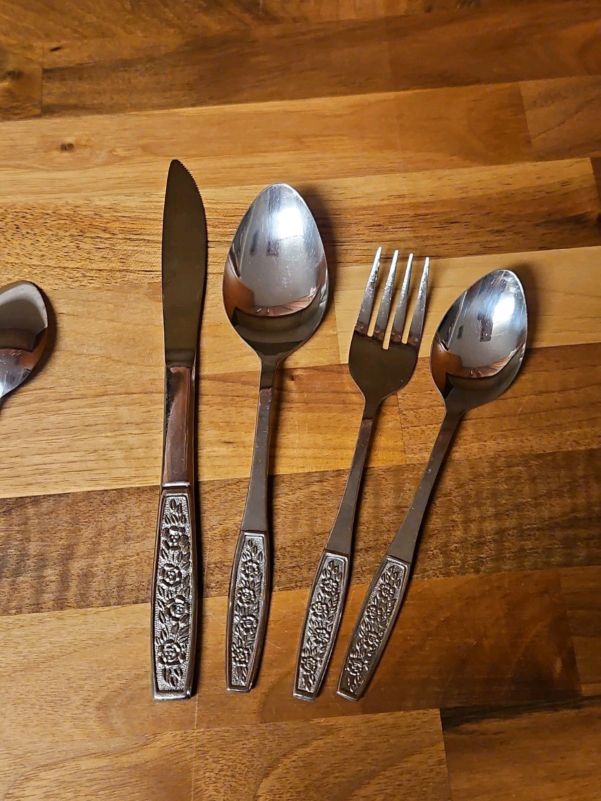 Vintage CustomCraft Stainless Steel Flatware CUS10 4 Pc Service For 2 Roses
