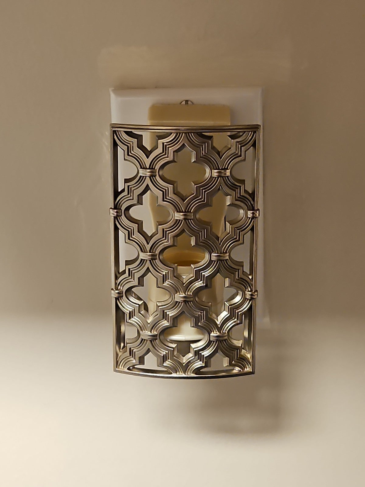 Bath & Body Works WallFlowers Plug In Metallic Tone Moroccan Quatrefoil Trellis