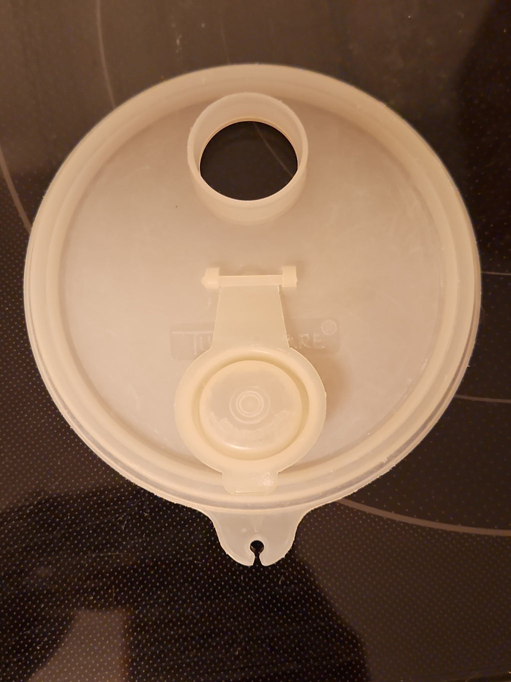 Vintage Tupperware 261 Sheer Handolier Pitcher Sheer Flip Top Seal 563